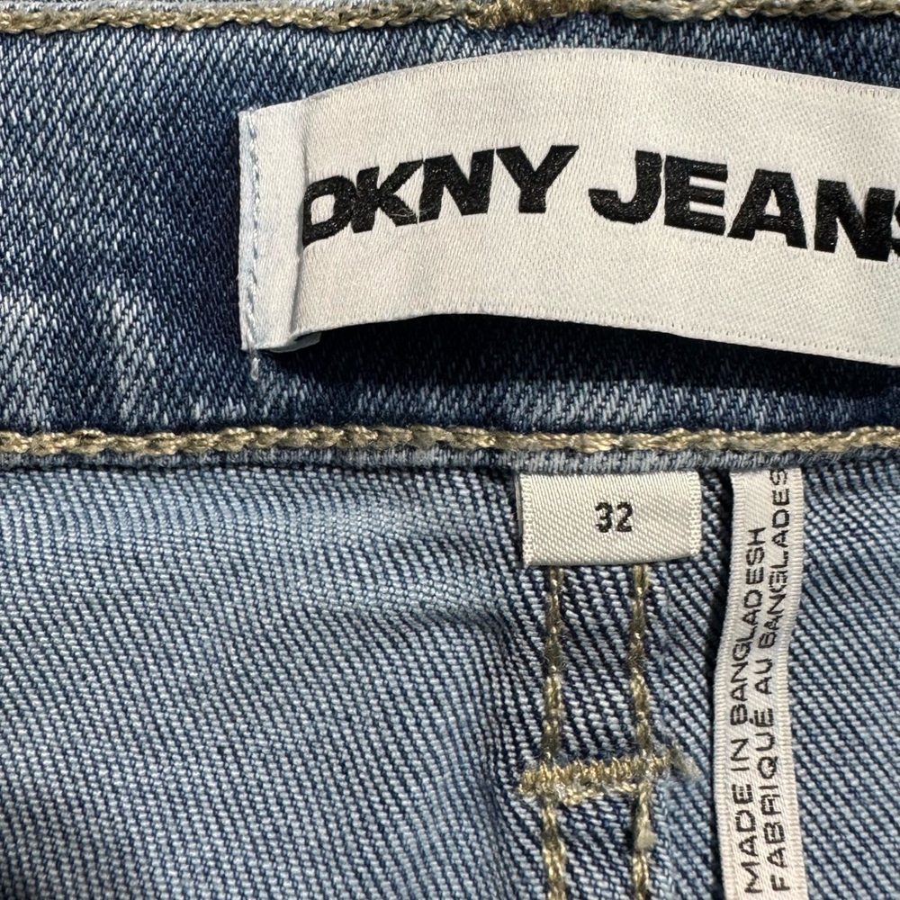 DKNY Women’s Flare Jeans in Medium Blue Wash - Picture 3 of 5